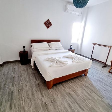 Lea Spa Hotel Maafushi Exteriör bild