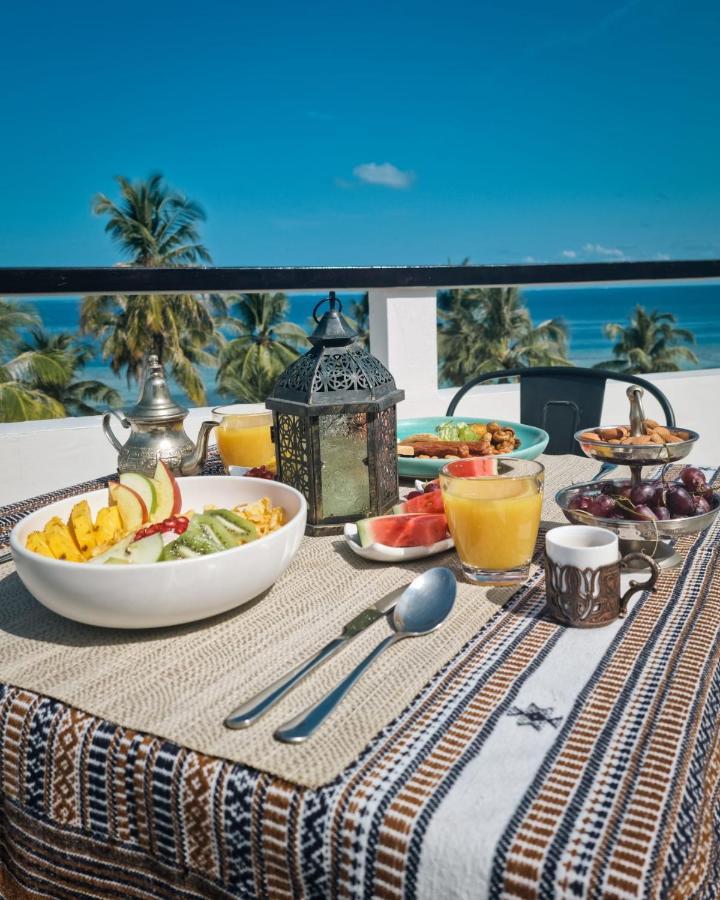 Lea Spa Hotel Maafushi Exteriör bild
