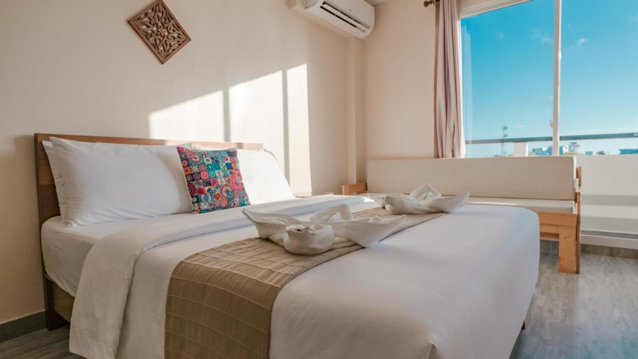 Lea Spa Hotel Maafushi Exteriör bild