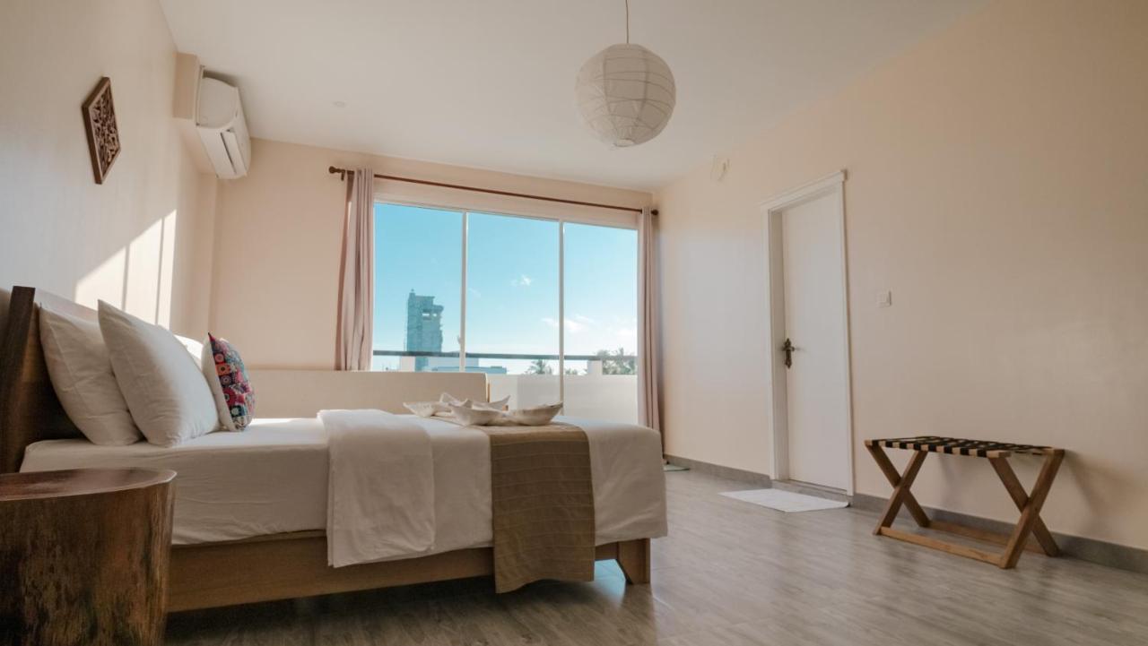 Lea Spa Hotel Maafushi Exteriör bild