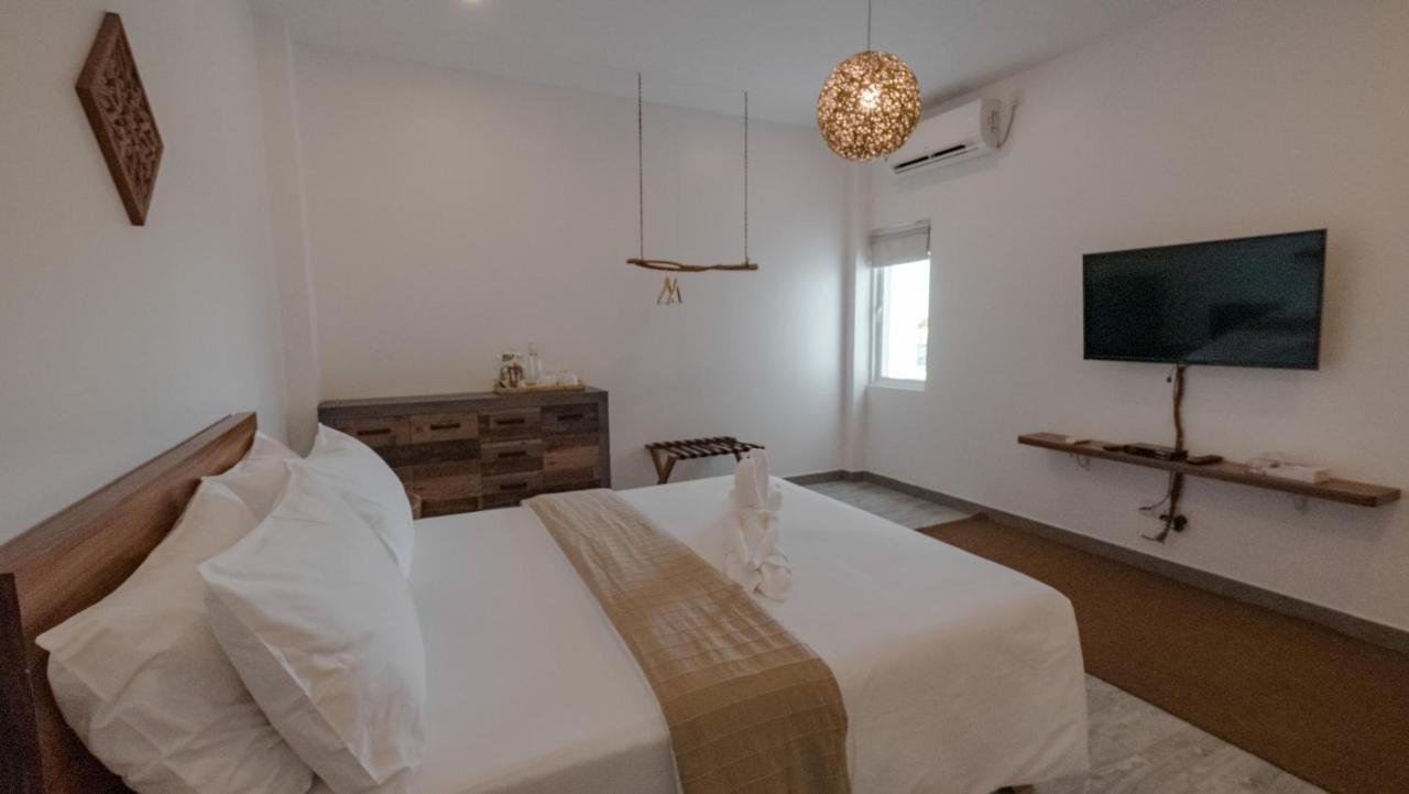 Lea Spa Hotel Maafushi Exteriör bild