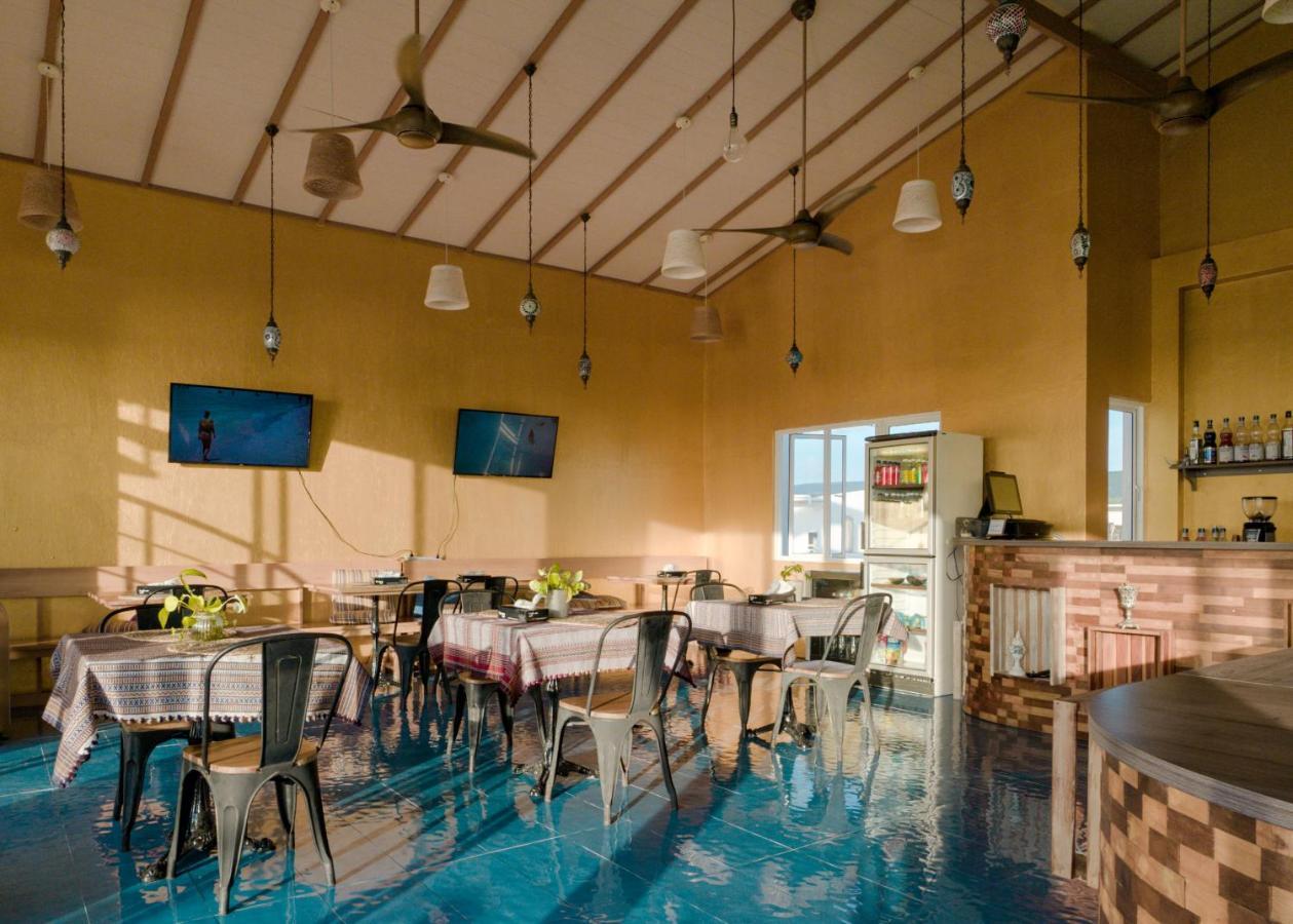 Lea Spa Hotel Maafushi Exteriör bild