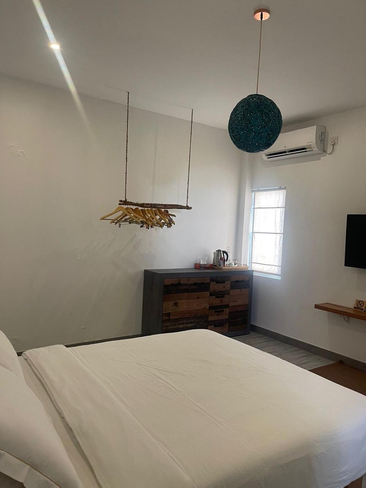 Lea Spa Hotel Maafushi Exteriör bild